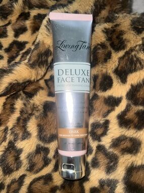 Loving Tan Deluxe Face Tan - Dark Shade - Pink & Silver Tube